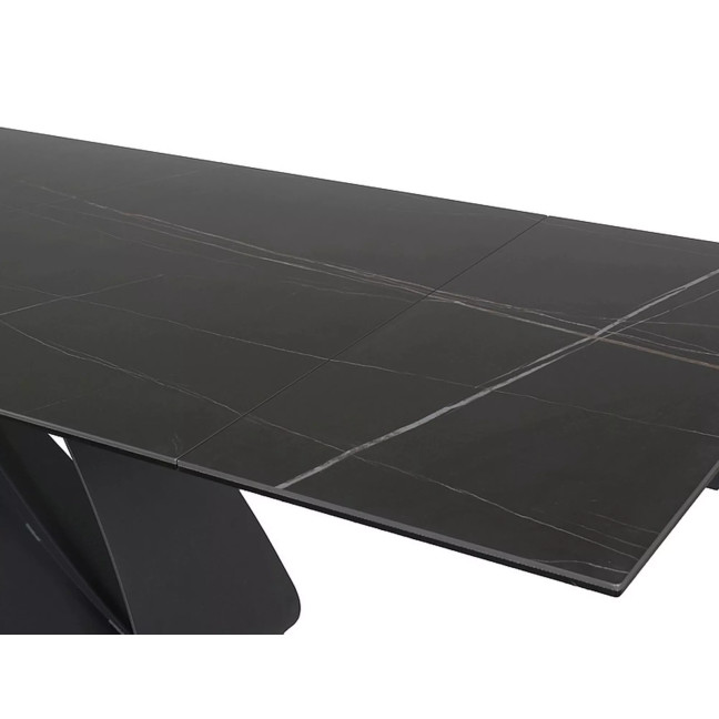 Diuna Ceramic table